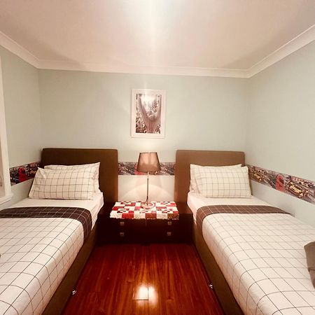Spacious 6 Bedroom Holiday Home 15 Min Away From Melbourne Airport Sydenham Экстерьер фото