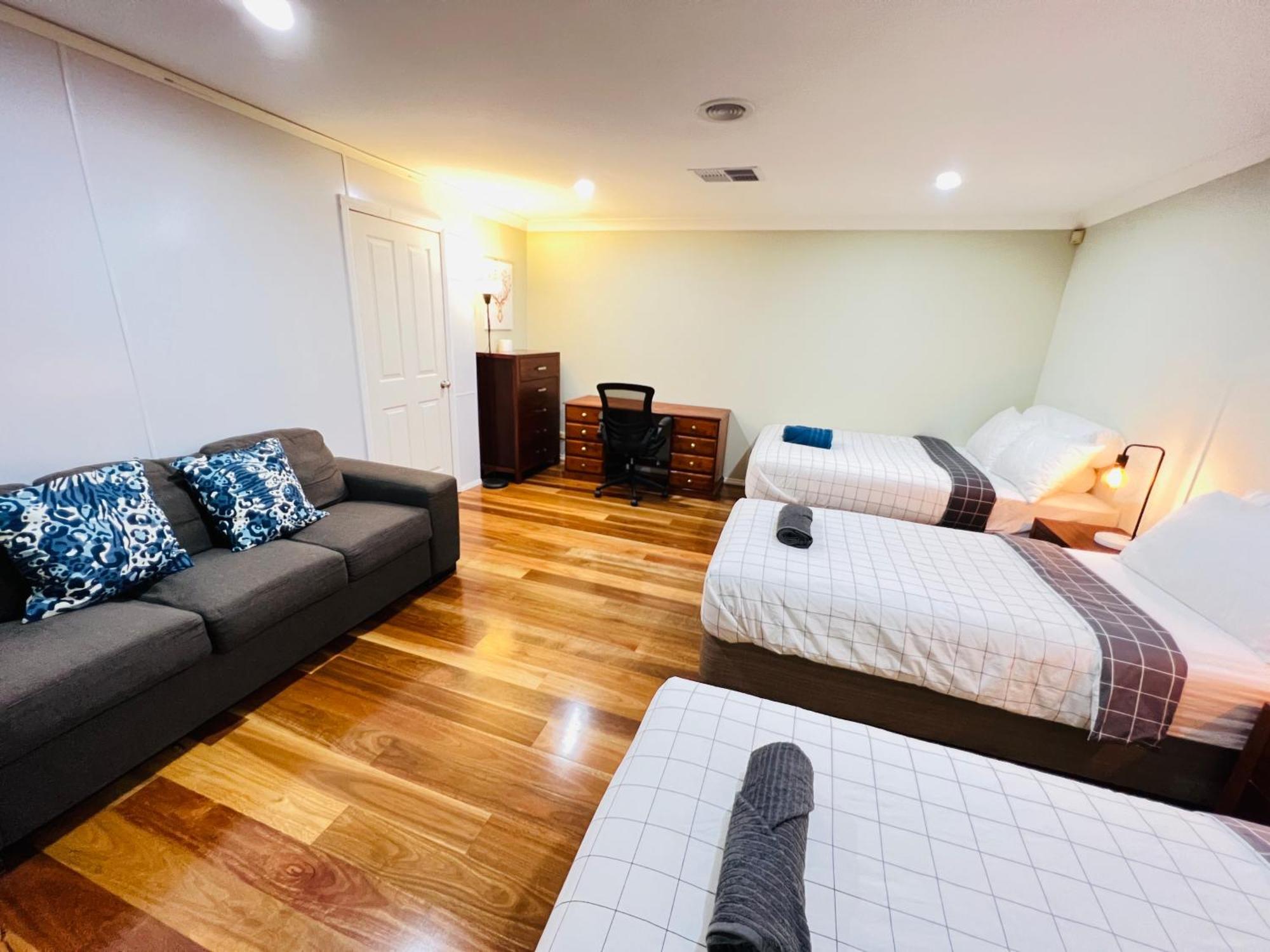 Spacious 6 Bedroom Holiday Home 15 Min Away From Melbourne Airport Sydenham Экстерьер фото