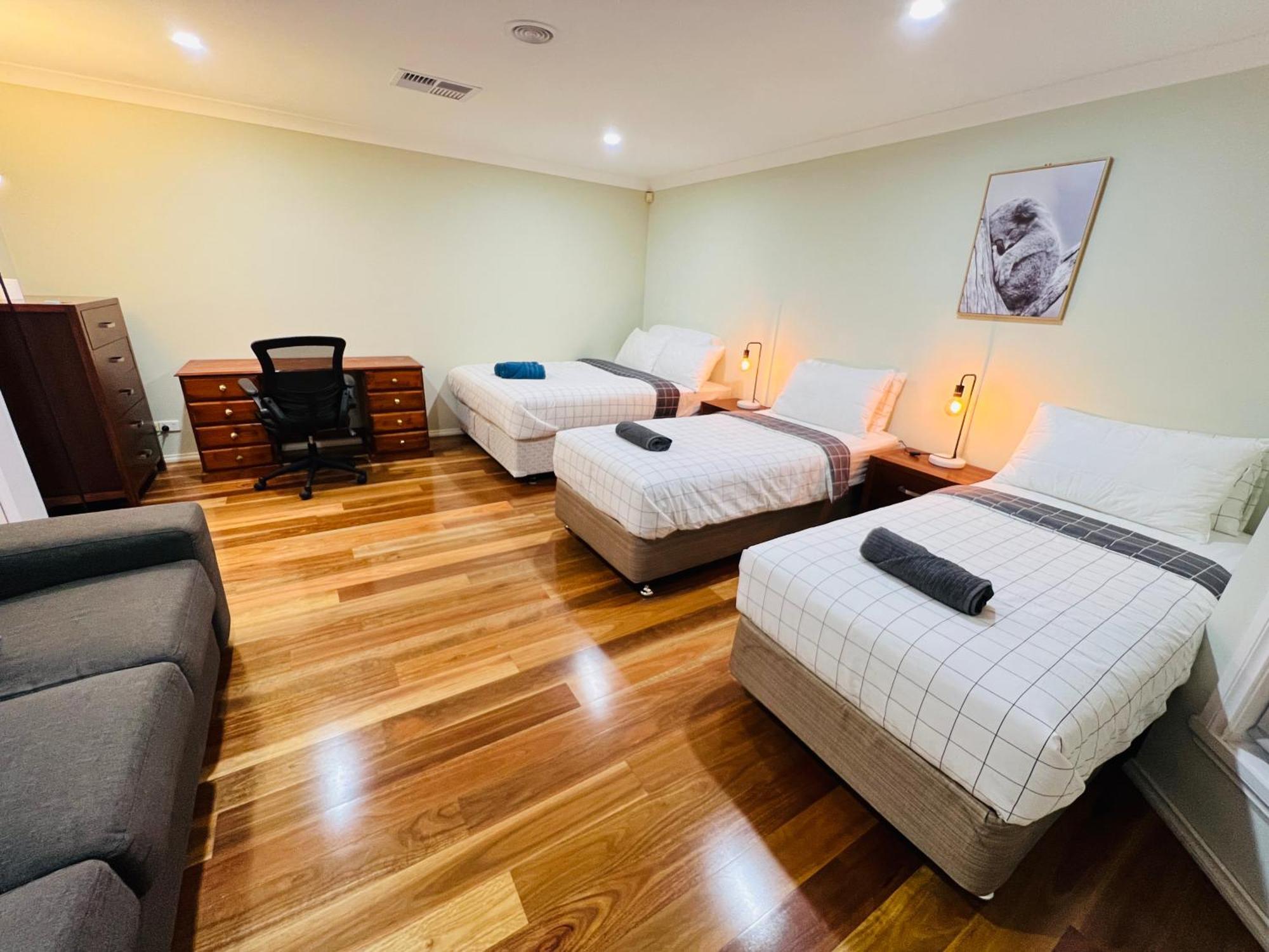 Spacious 6 Bedroom Holiday Home 15 Min Away From Melbourne Airport Sydenham Экстерьер фото