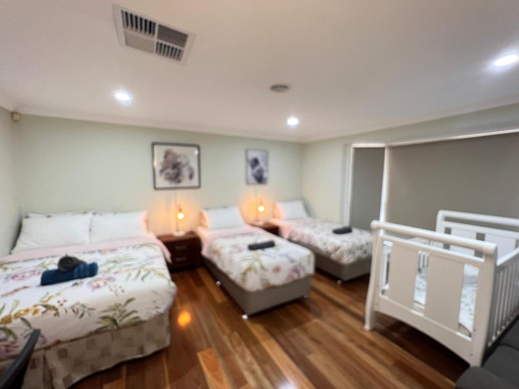 Spacious 6 Bedroom Holiday Home 15 Min Away From Melbourne Airport Sydenham Экстерьер фото