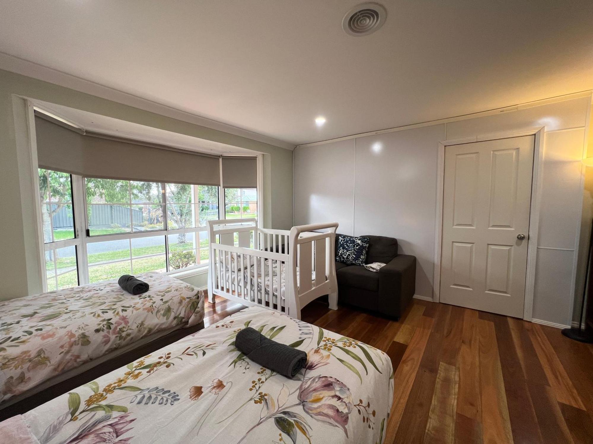 Spacious 6 Bedroom Holiday Home 15 Min Away From Melbourne Airport Sydenham Экстерьер фото