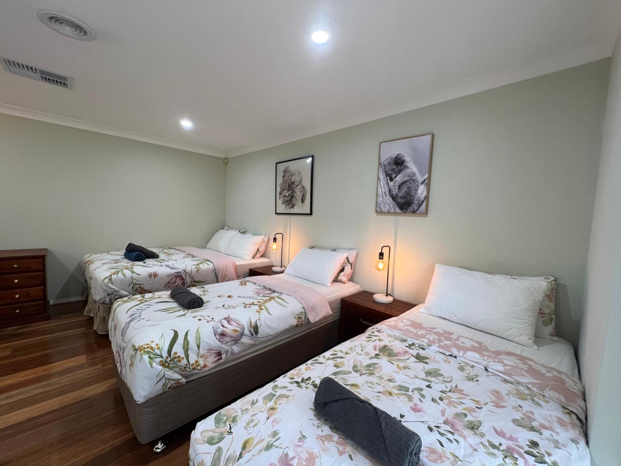 Spacious 6 Bedroom Holiday Home 15 Min Away From Melbourne Airport Sydenham Экстерьер фото