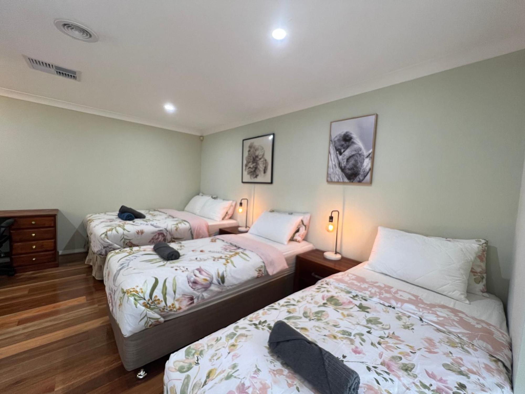 Spacious 6 Bedroom Holiday Home 15 Min Away From Melbourne Airport Sydenham Экстерьер фото