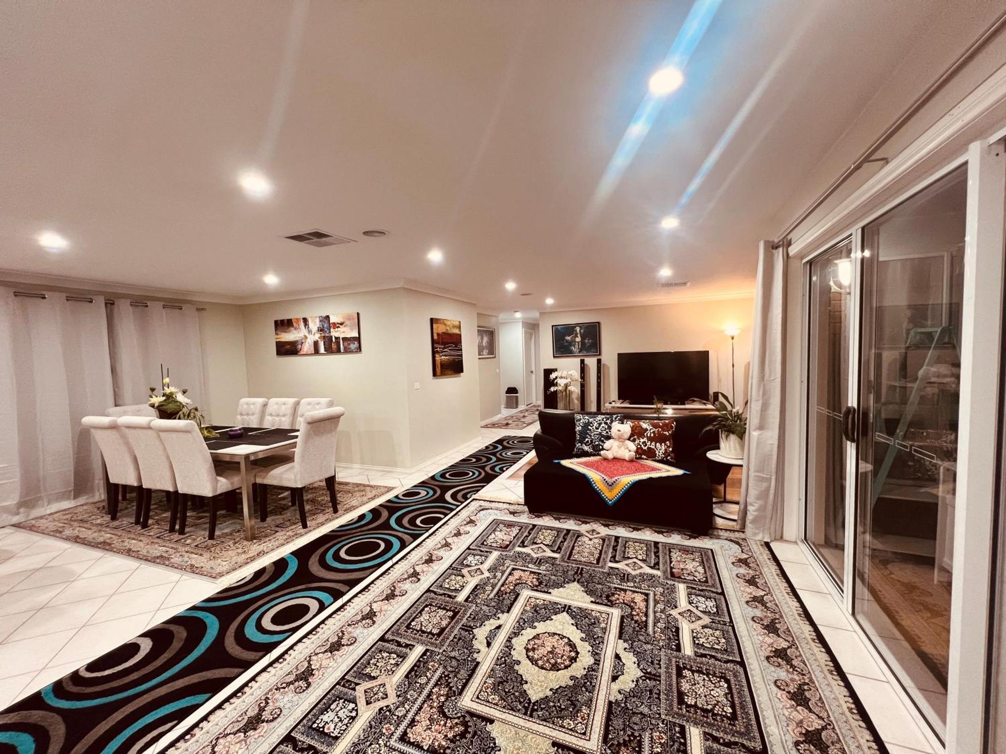 Spacious 6 Bedroom Holiday Home 15 Min Away From Melbourne Airport Sydenham Экстерьер фото