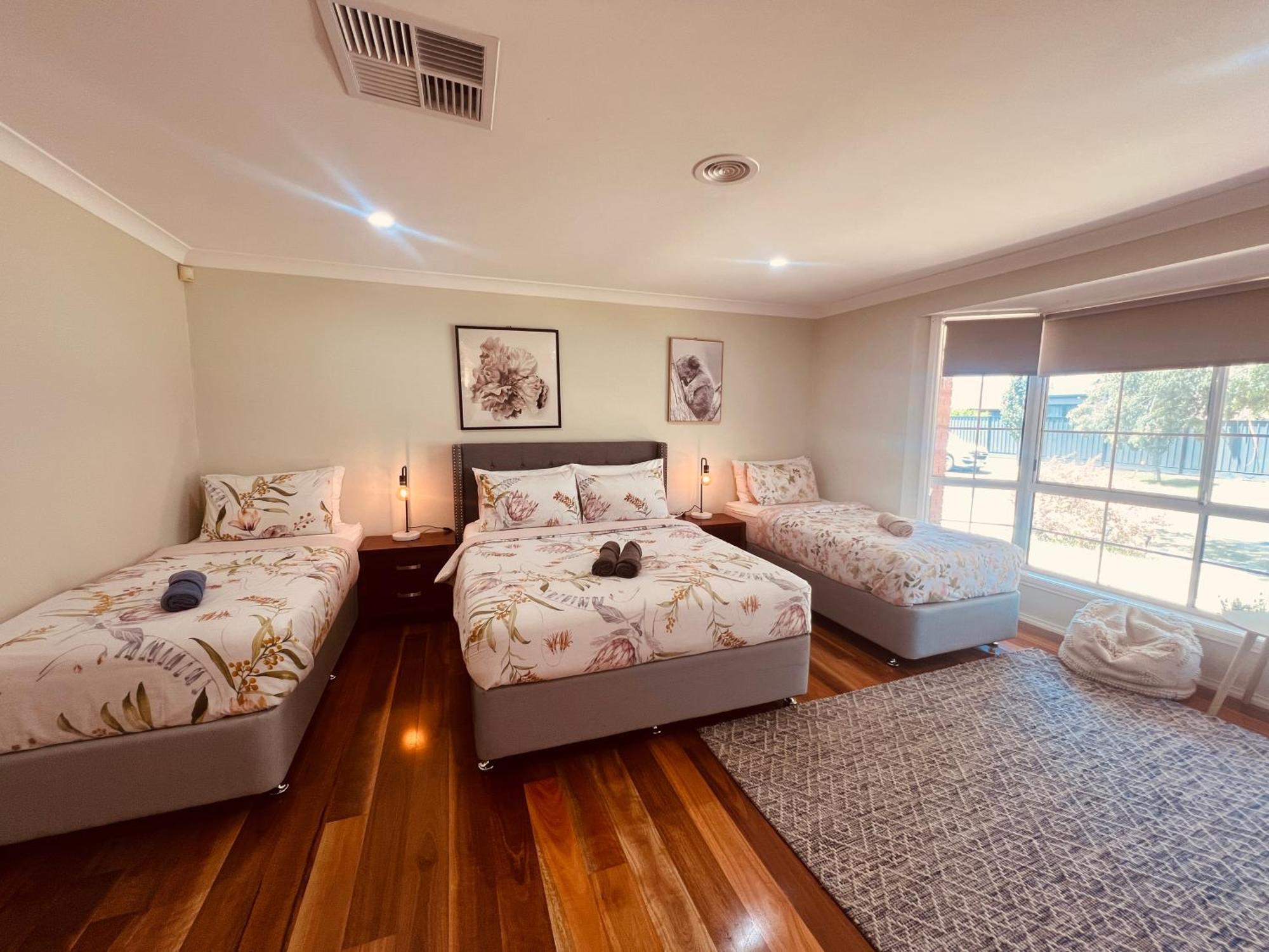 Spacious 6 Bedroom Holiday Home 15 Min Away From Melbourne Airport Sydenham Экстерьер фото